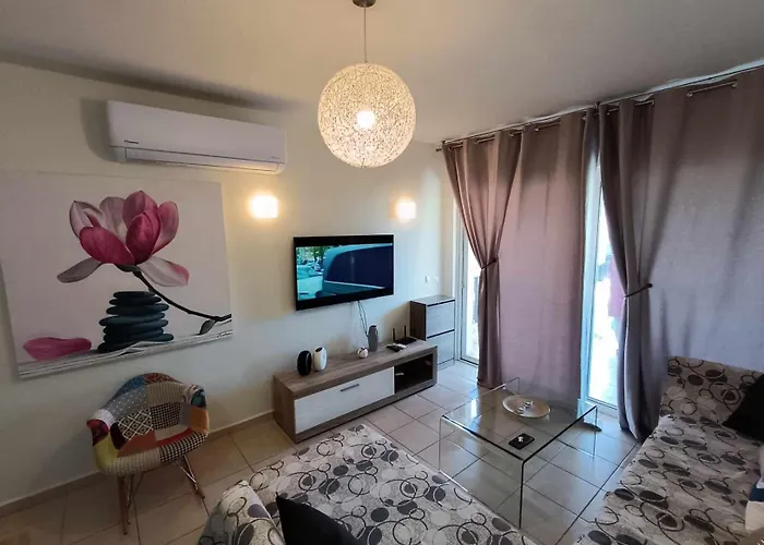 Infinity Night Ханья