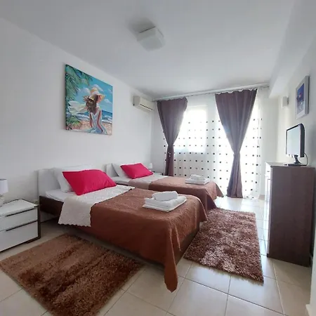 Infinity Night Tatil Evi Hanya